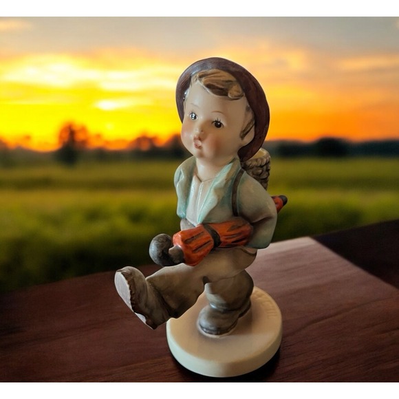 Goebel Hummel Globe Trotter Young Boy Umbrella Basket Figurine 79 Vintage Decor - Picture 1 of 9